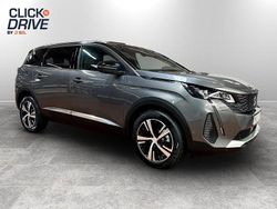 Grå Begagnad 2024 Peugeot 5008 GTi Minibuss | 339 000 kr (Marknadspris)