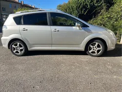 Silver Begagnad 2007 Toyota Corolla Verso Minibuss | 35 000 kr (Marknadspris)