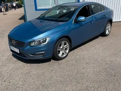 Blå (blåmetallic) Begagnad 2017 Volvo S60 Momentum Sedan | 136 000 kr (Marknadspris)