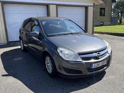 Grå Begagnad 2008 Opel Astra Halvkombi | 17 500 kr (Marknadspris)