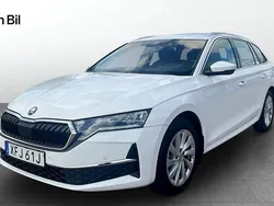 Vit Begagnad 2024 Skoda Octavia Selection Kombi | 289 900 kr (Lite dyr)
