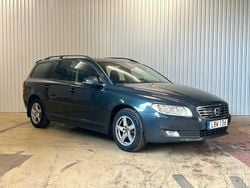Grå Begagnad 2015 Volvo V70 Standard Kombi | 129 900 kr (Marknadspris)