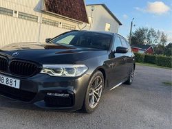 Grå Begagnad 2018 BMW 520 M Sport Kombi | 295 000 kr
