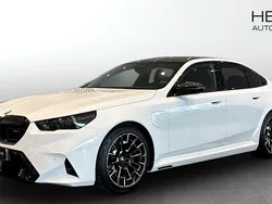 Vit (white) Begagnad 2025 BMW M5 Comfort Edition Sedan | 1 619 700 kr