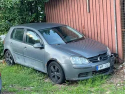 Grå Begagnad 2008 VW Golf VI Trendline Halvkombi | 15 000 kr (Superpris)