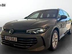 Mörkgrå Begagnad 2024 VW Passat Business Kombi | 459 900 kr