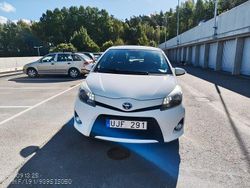 Begagnad 2013 Toyota Yaris Hybrid Halvkombi | 99 500 kr (Marknadspris)