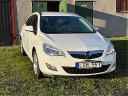 Vit Begagnad 2011 Opel Astra Enjoy Kombi | 62 000 kr (Marknadspris)