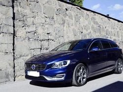 Blå Begagnad 2015 Volvo V60 Ocean Race Kombi | 129 000 kr (Marknadspris)