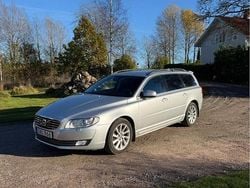 Silver Begagnad 2016 Volvo V70 Momentum Kombi | 139 000 kr (Marknadspris)