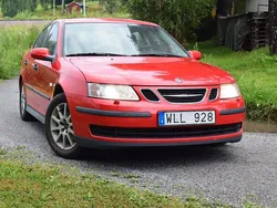 Röd Begagnad 2005 Saab 9-3 Linear Sedan | 37 000 kr (Dyr)