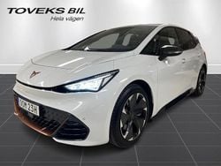 Vit (glacial white metallic) Begagnad 2025 Cupra Born e-Boost Halvkombi | 319 900 kr (Marknadspris)