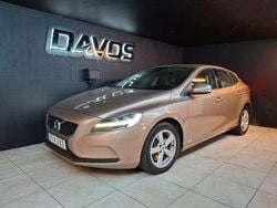 Brun Begagnad 2016 Volvo V40 Momentum Kombi | 133 900 kr (Marknadspris)