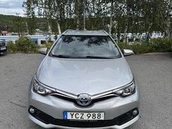 Silver Begagnad 2017 Toyota Auris Hybrid Comfort Kombi | 139 900 kr (Marknadspris)