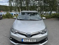 Silver Begagnad 2017 Toyota Auris Hybrid Comfort Kombi | 142 000 kr (Marknadspris)