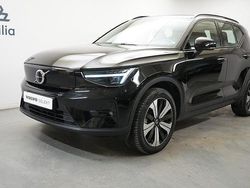 Svart Begagnad 2022 Volvo XC40 Plus SUV | 369 900 kr