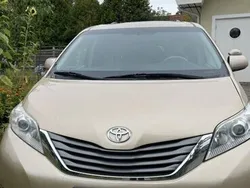 Brun Begagnad 2011 Toyota Sienna Minibuss | 167 000 kr