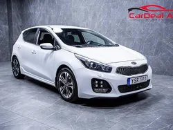 Vit Begagnad 2017 Kia Ceed GT-Line Halvkombi | 118 800 kr (Marknadspris)