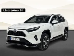 Vit Begagnad 2023 Toyota RAV4 Hybrid SUV | 494 900 kr (Marknadspris)