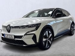 Vit Begagnad 2022 Renault Mégane Techno Halvkombi | 289 900 kr (Marknadspris)