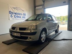 Ljusgrå Begagnad 2004 Renault Clio R.S. Halvkombi | 22 900 kr (Marknadspris)