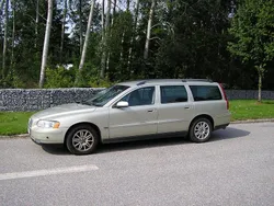 Brun Begagnad 2006 Volvo V70 Kinetic Kombi | 35 000 kr (Marknadspris)