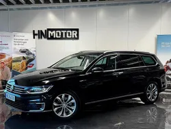Svart Begagnad 2016 VW Passat GTE Kombi | 159 900 kr (Marknadspris)