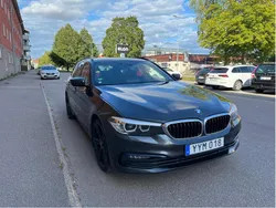Grå Begagnad 2018 BMW 520 Sport Line Kombi | 209 900 kr (Marknadspris)