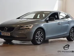 Grå Begagnad 2017 Volvo V40 Momentum Kombi | 164 900 kr (Marknadspris)