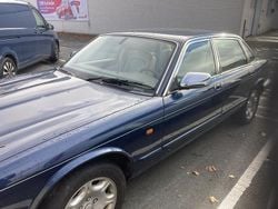 Blå Begagnad 2000 Jaguar XJ Sedan | 35 000 kr