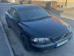 Svart Begagnad 2002 Volvo S60 Sedan | 20 000 kr (Marknadspris)