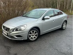 Silver Begagnad 2013 Volvo S60 R-Design Sedan | 115 000 kr (Superpris)