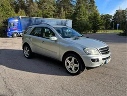 Silver Begagnad 2006 Mercedes ML500 SUV | 99 000 kr