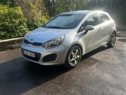 Silver Begagnad 2012 Kia Rio Halvkombi | 35 000 kr (Marknadspris)