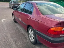 Röd Begagnad 2000 Toyota Avensis Sedan | 25 000 kr (Bra pris)