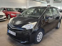Svart Begagnad 2013 Toyota Verso-S Minibuss | 85 999 kr (Lite dyr)