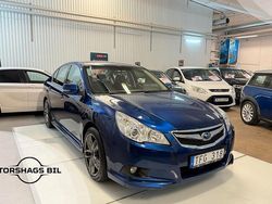 Mörkblå (blå) Begagnad 2010 Subaru Legacy Sedan | 64 900 kr (Marknadspris)