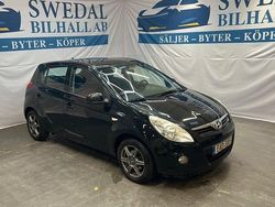 Svart Begagnad 2011 Hyundai i20 Select Halvkombi | 59 800 kr (Superpris)