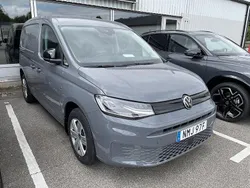 Grå (pure grey) Ny 2025 VW Caddy Minibuss | 443 750 kr (Dyr)