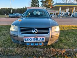 Ljusgrå Begagnad 2004 VW Passat Kombi | 23 900 kr (Marknadspris)