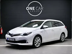 Vit Begagnad 2017 Toyota Auris Touring Sports Executive Kombi | 178 700 kr (Marknadspris)