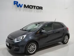 Grå Begagnad 2015 Kia Rio Halvkombi | 69 800 kr (Marknadspris)