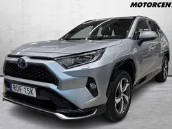 Silver Begagnad 2021 Toyota RAV4 Hybrid SUV | 389 000 kr (Bra pris)