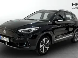 Svart (black) Begagnad 2022 MG ZS Luxury Sedan | 244 900 kr (Bra pris)