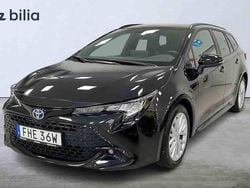 Svart Begagnad 2025 Toyota Corolla Kombi | 339 900 kr