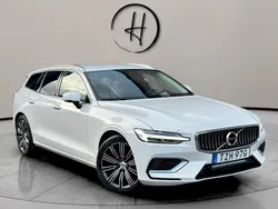 Vit Begagnad 2020 Volvo V60 SE Kombi | 269 900 kr (Marknadspris)