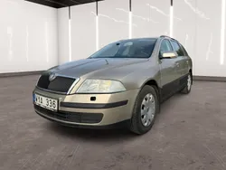 Ljusbrun (brun) Begagnad 2006 Skoda Octavia Kombi | 19 900 kr (Marknadspris)