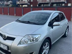Silver Begagnad 2009 Toyota Auris Halvkombi | 42 000 kr (Bra pris)