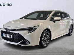 Vit Begagnad 2024 Toyota Corolla Style Kombi | 334 800 kr (Marknadspris)