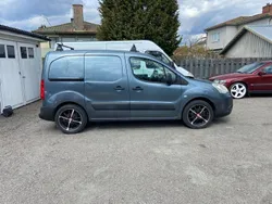 Mörkgrå (grå) Begagnad 2010 Citroën Berlingo Minibuss | 32 500 kr (Marknadspris)